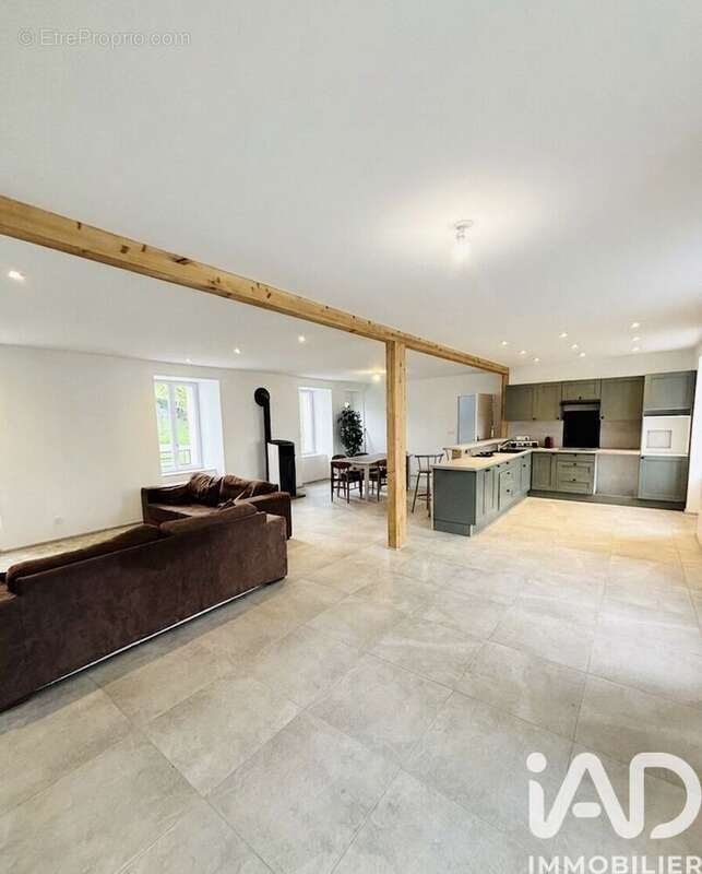 Maison 204 m² à Paulhac  - photo 3