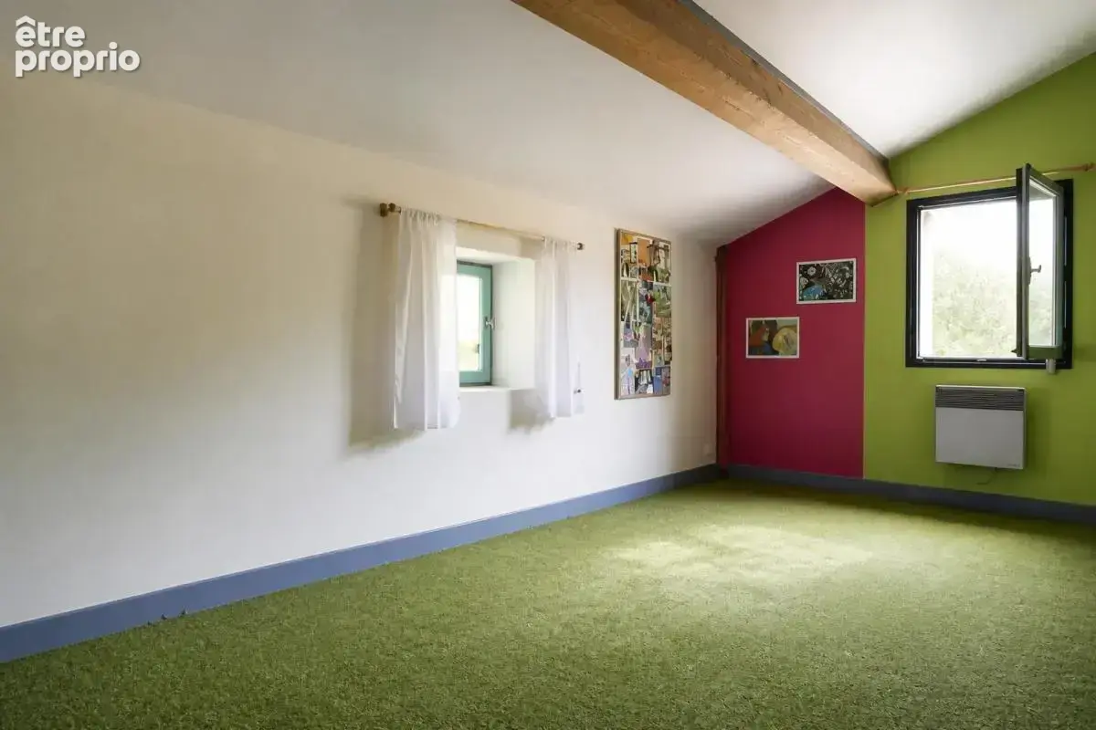 Maison en pierres de 6 pièces de 195 m² à Lablachère - photo 5