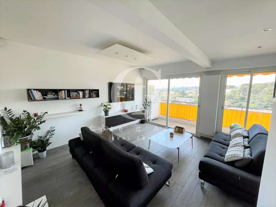 Appartement à LE CANNET