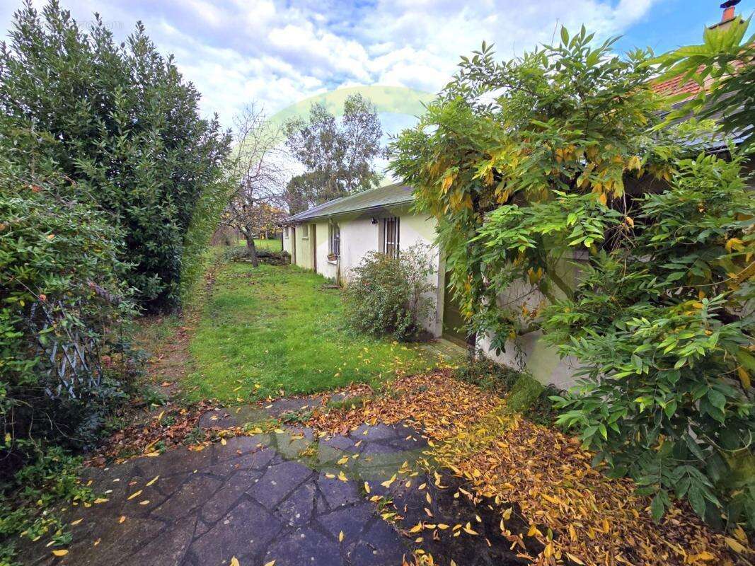 Maison à FLEURY-LES-AUBRAIS