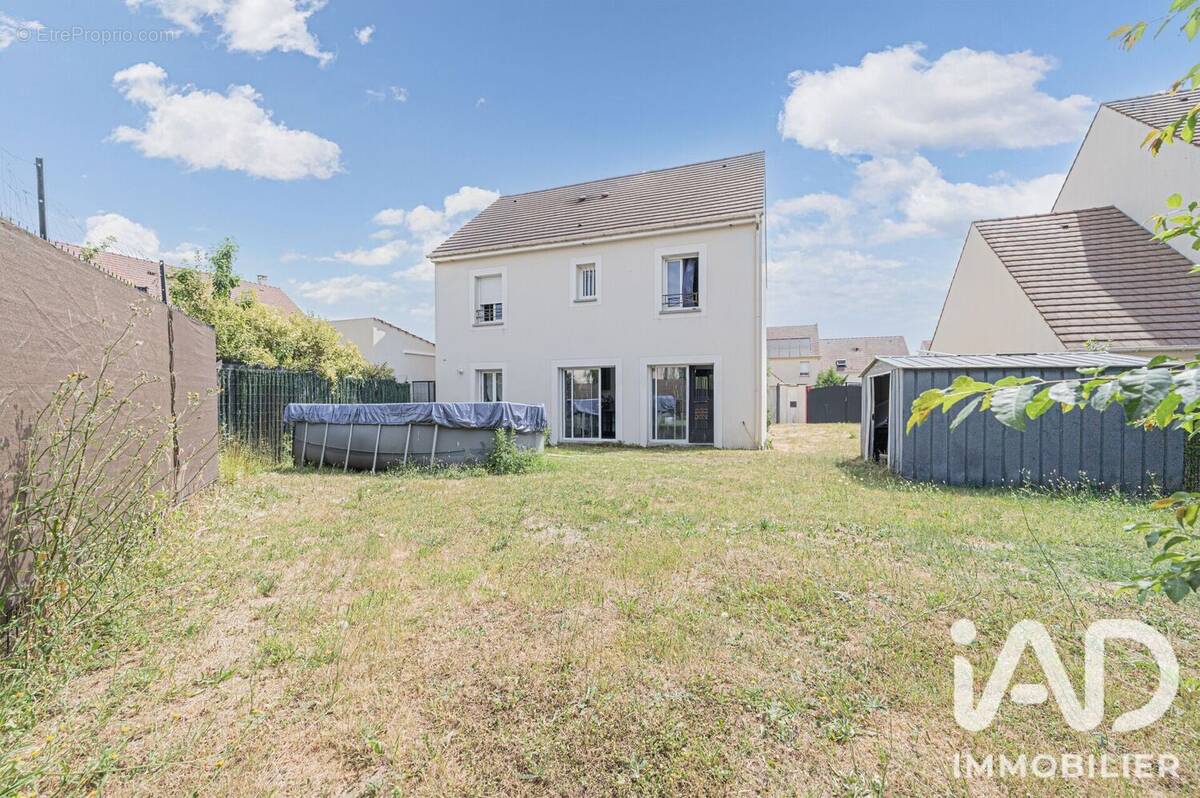 Photo 1 - Maison à CHAUCONIN-NEUFMONTIERS