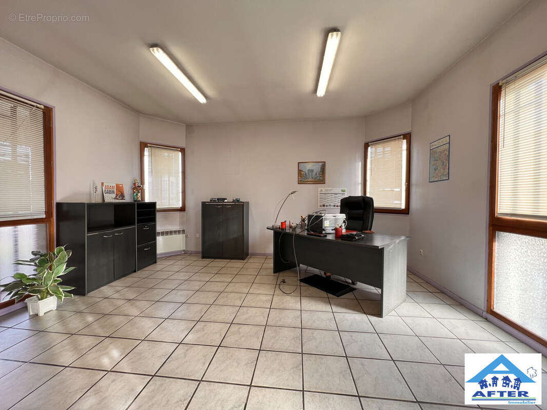 Commerce à CHANTEHEUX