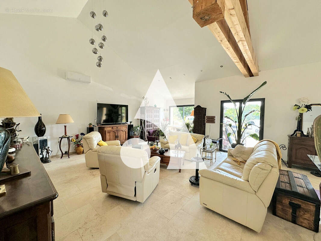 Maison à SAINT-PIERRE-LAFEUILLE