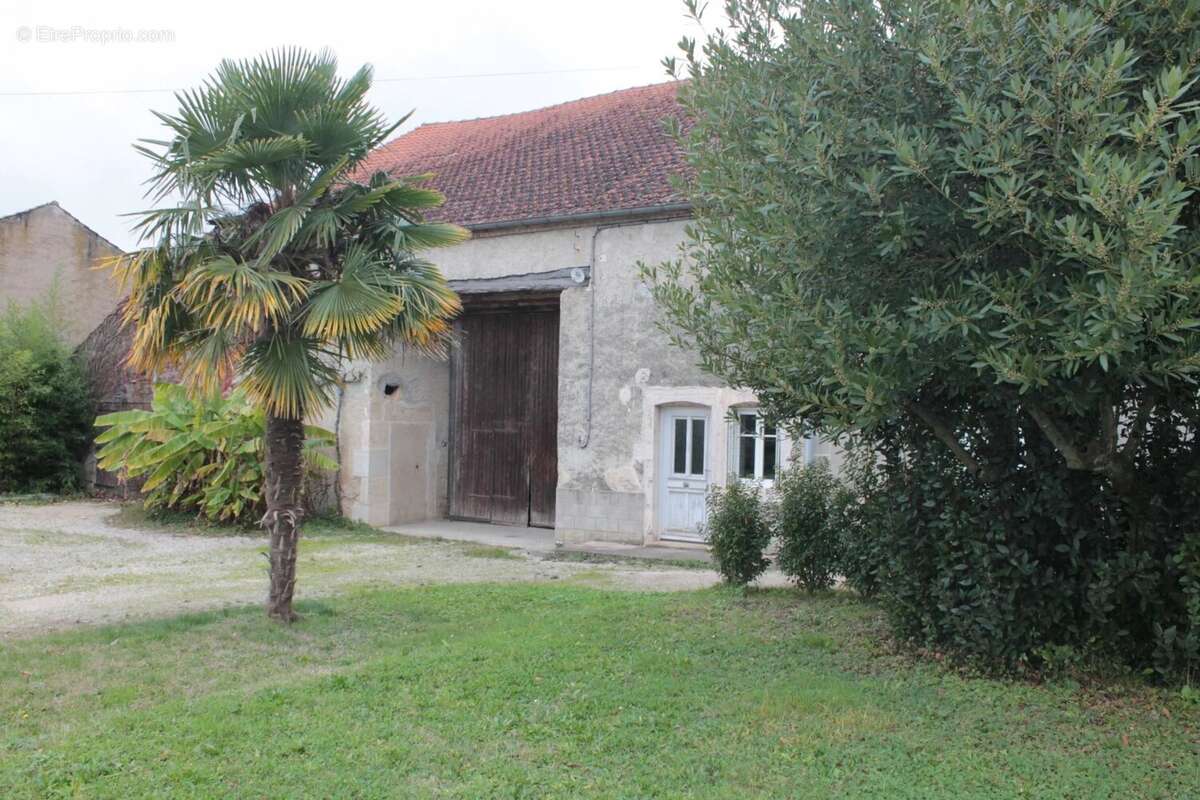 Maison à LAPERRIERE-SUR-SAONE