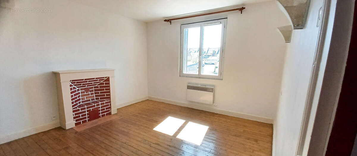 Maison à NOYANT-D&#039;ALLIER