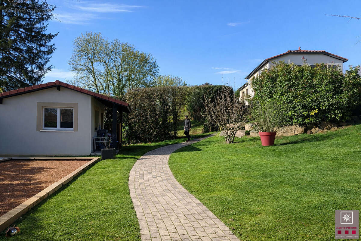 Maison à SAINT-MAURICE-DE-GOURDANS