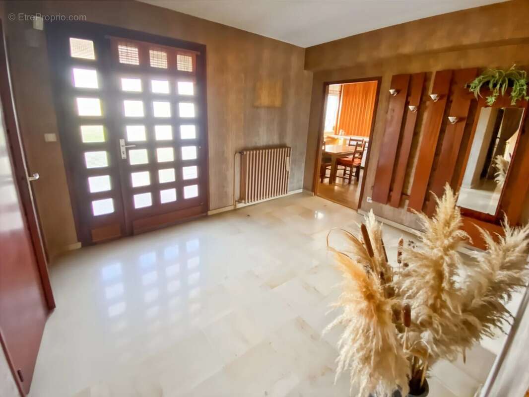 Maison plaind pied t5/6 141 m2 avec jardin - photo 7