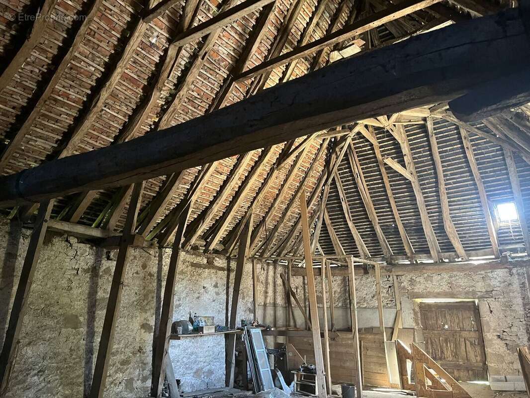 Grange - Maison à LACAPELLE-MARIVAL