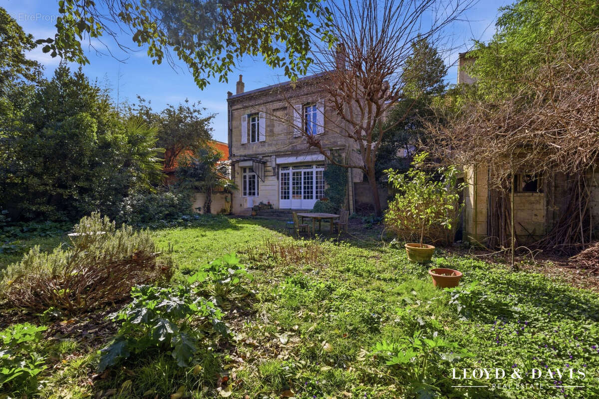 Maison 392 m² à Bordeaux  - photo 4