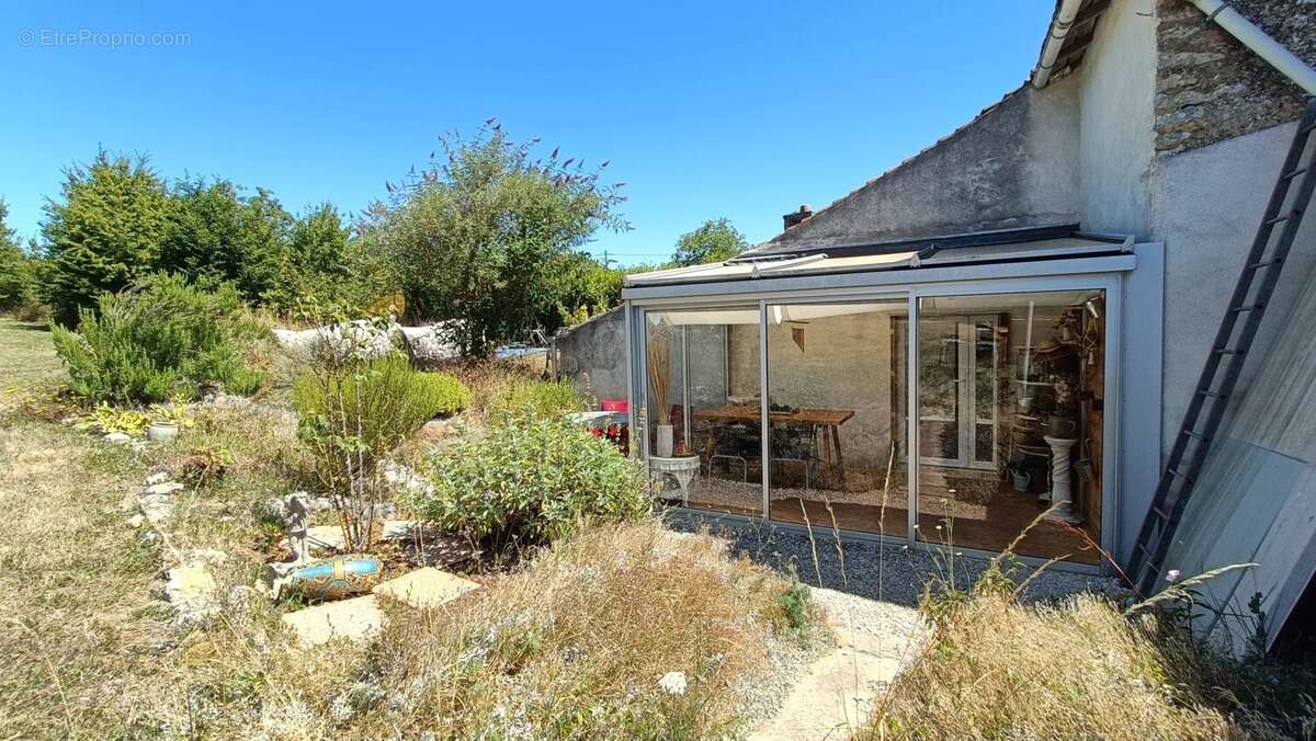 Maison avec dépendances chiré en montreuil - photo 14
