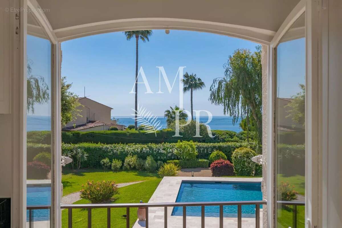 Cannes Californie – Élégance Contemporaine et Vue Mer d’Exception dans un Domaine Privé - photo 26