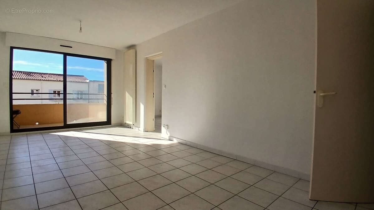 Appartement à LUNEL