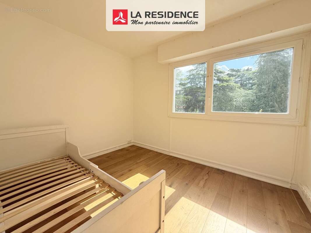 Appartement 80 m² à Velizy-Villacoublay  - photo 7