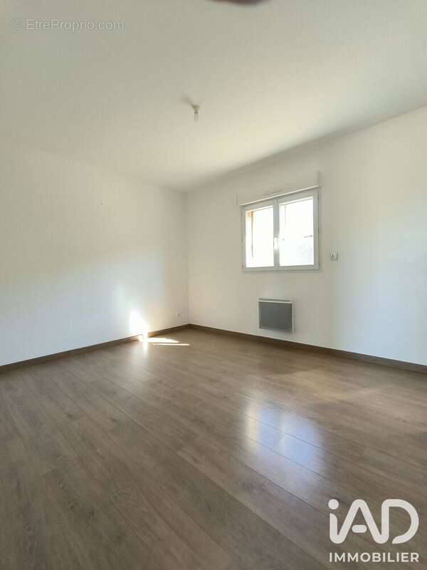 Maison 92 m² à Saint-Just  - photo 8