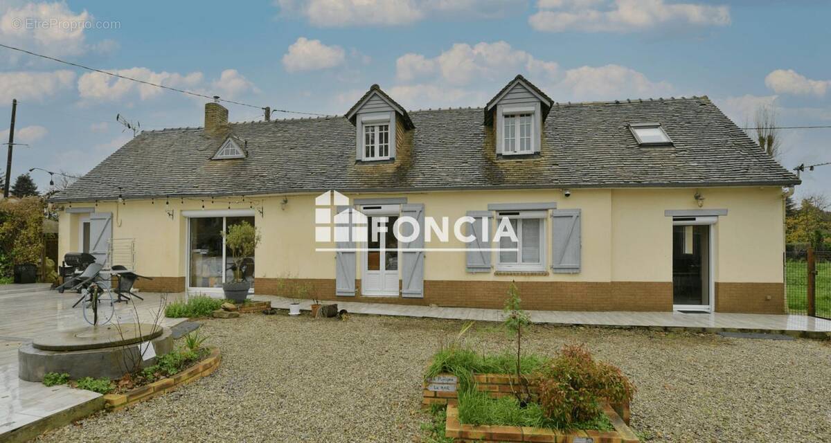 Maison à TORCE-EN-VALLEE