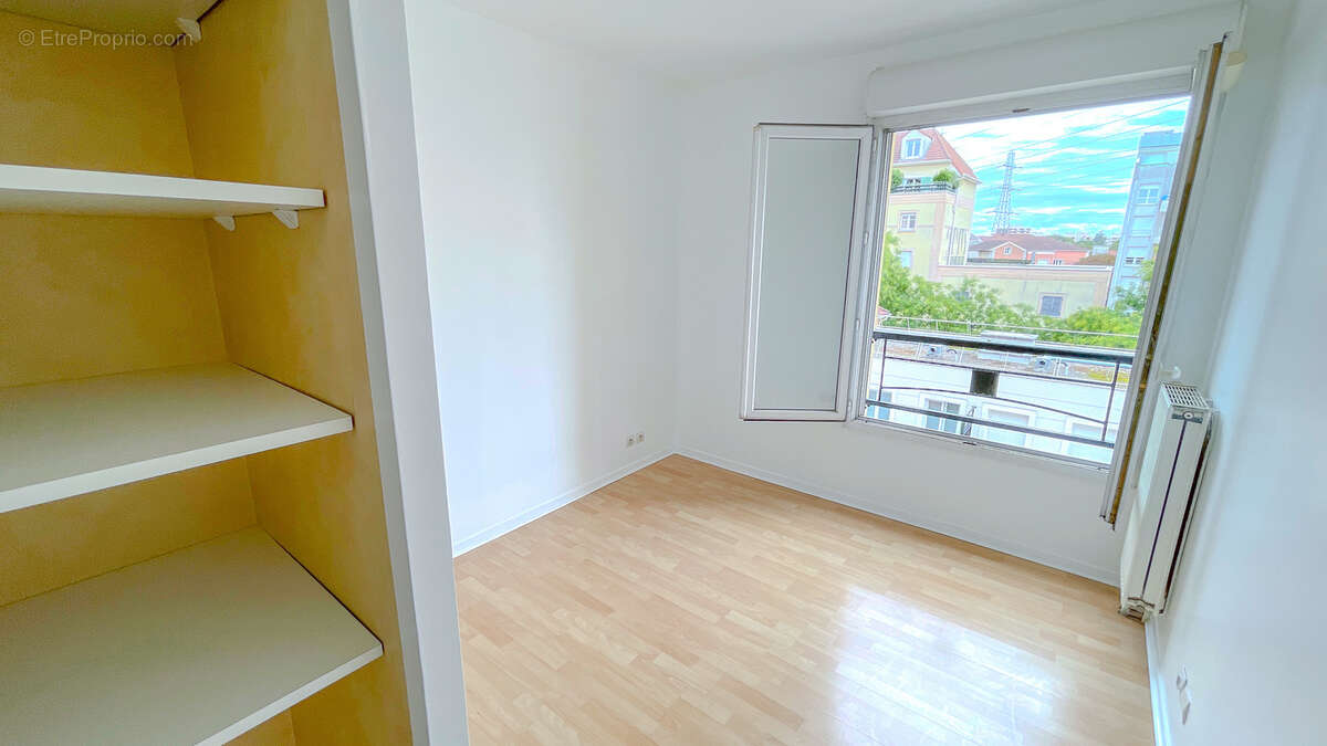Appartement à VILLENEUVE-LA-GARENNE