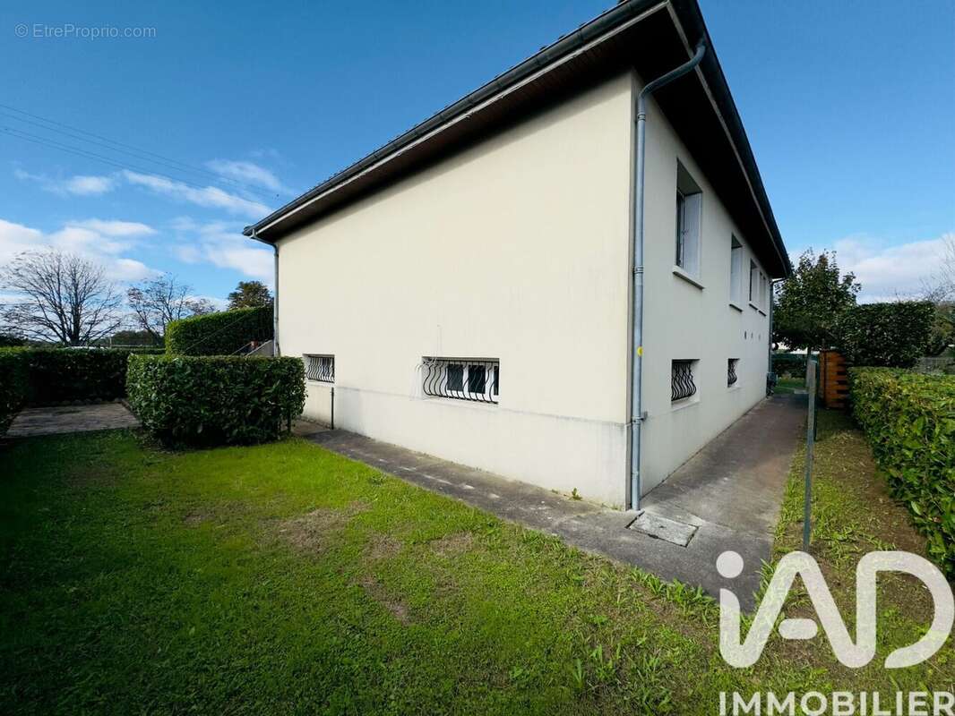 Photo 3 - Maison à LA COURONNE