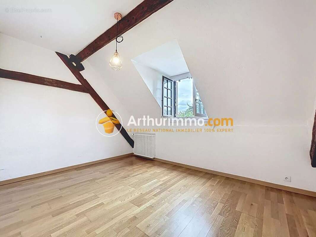 Maison à JOUY-LE-MOUTIER