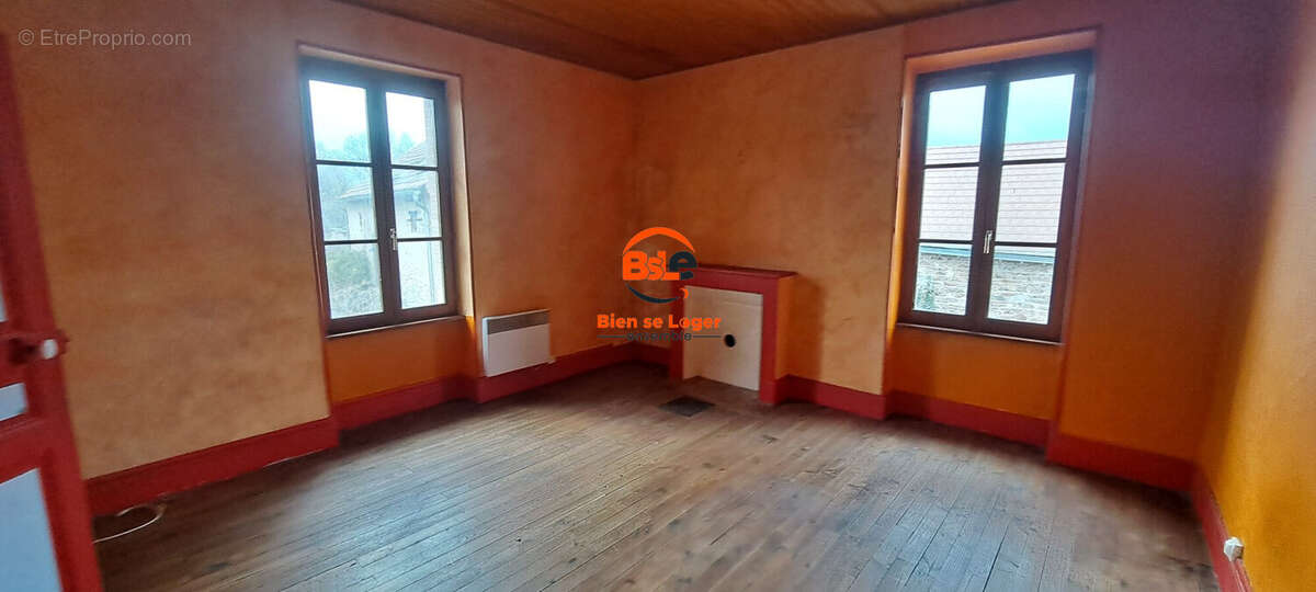 Maison à SAINT-HILAIRE-LA-CROIX