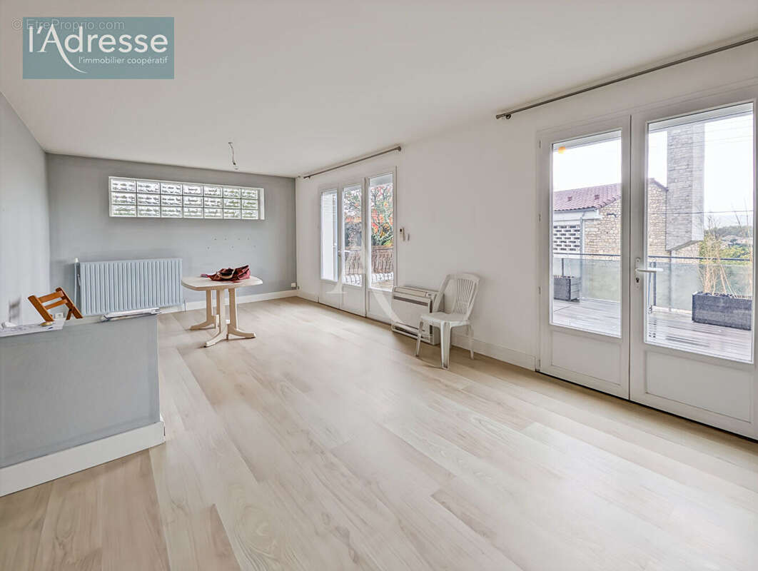 Maison avec 2 appartements indépendants et garage - Puy-l'Évêque, proche commodités - photo 3
