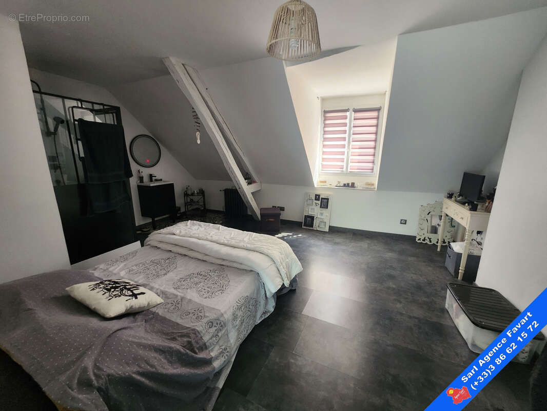 Jolie maison rénovée avec grand jardin, maison d'amis et garage. - photo 7