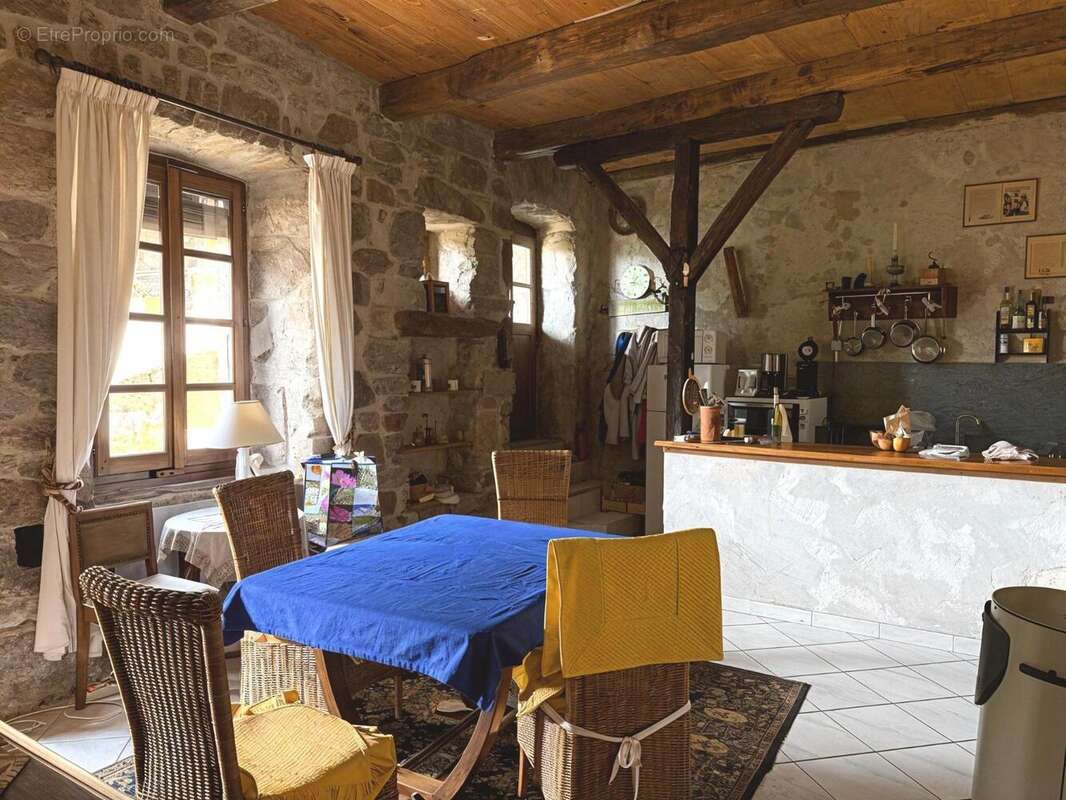   - Maison à VALS-LES-BAINS