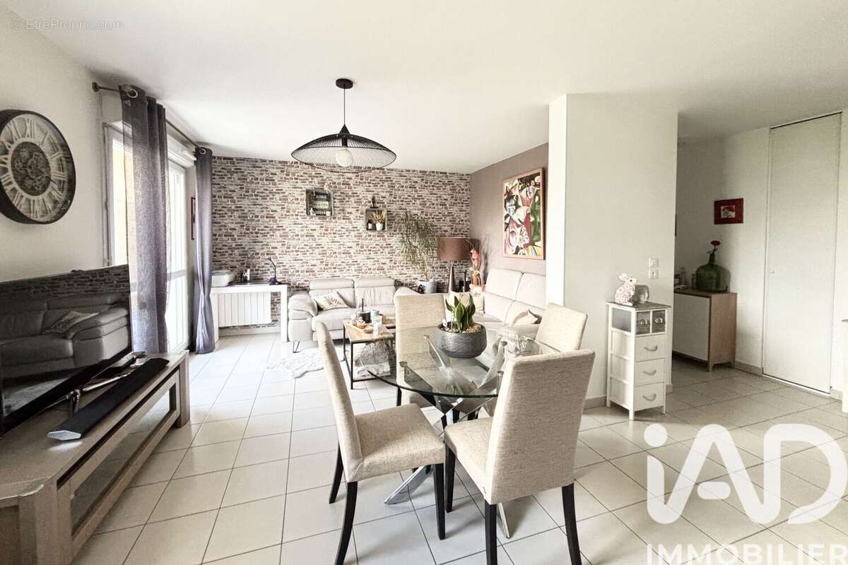 Photo 5 - Appartement à NANTEUIL-LES-MEAUX