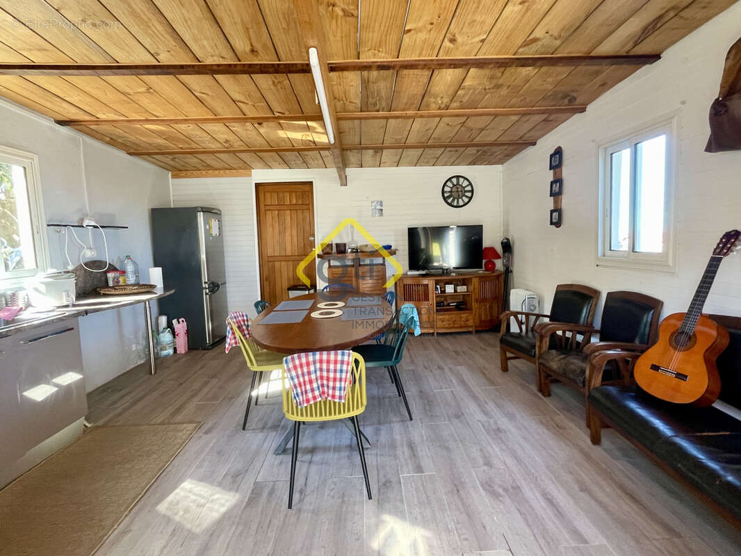 Vends charmante maison avec superbe vue à la Plaine des cafres - photo 4