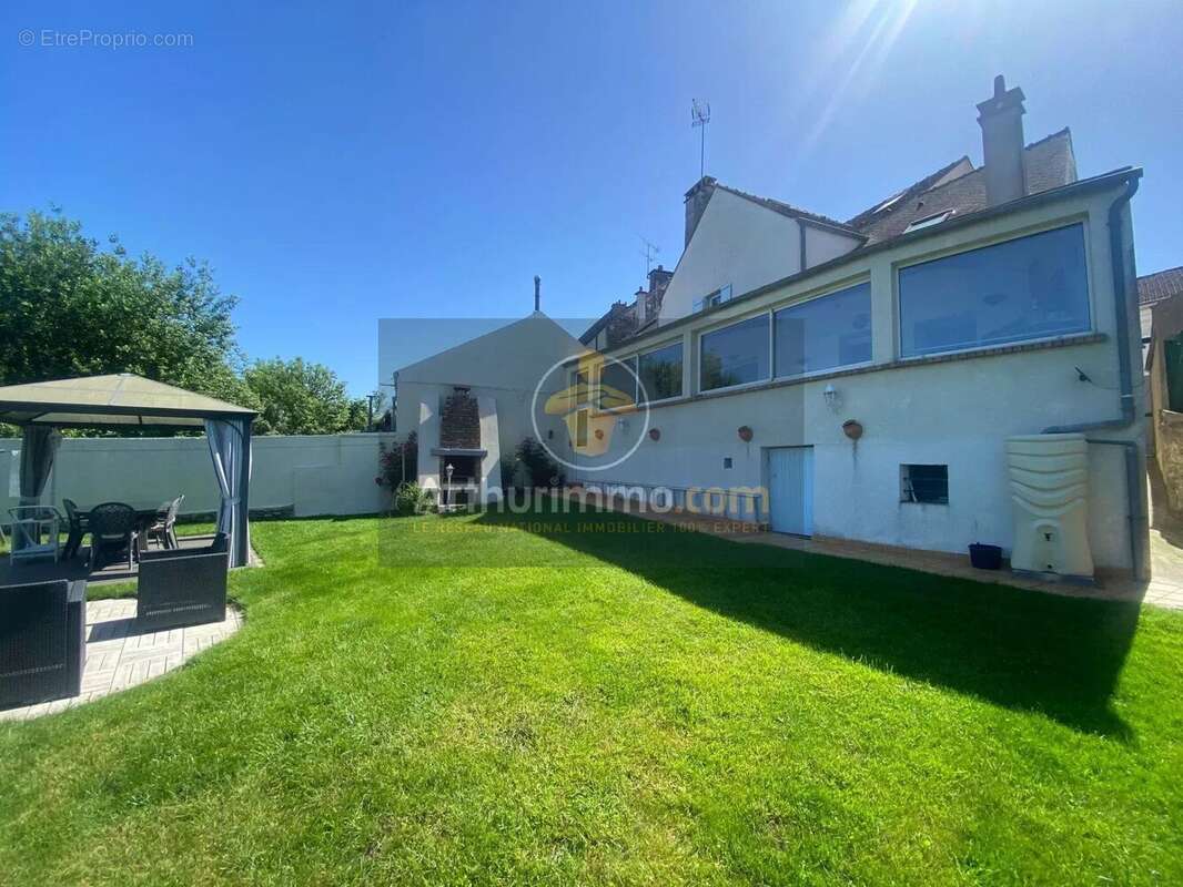 Maison à TOURNAN-EN-BRIE