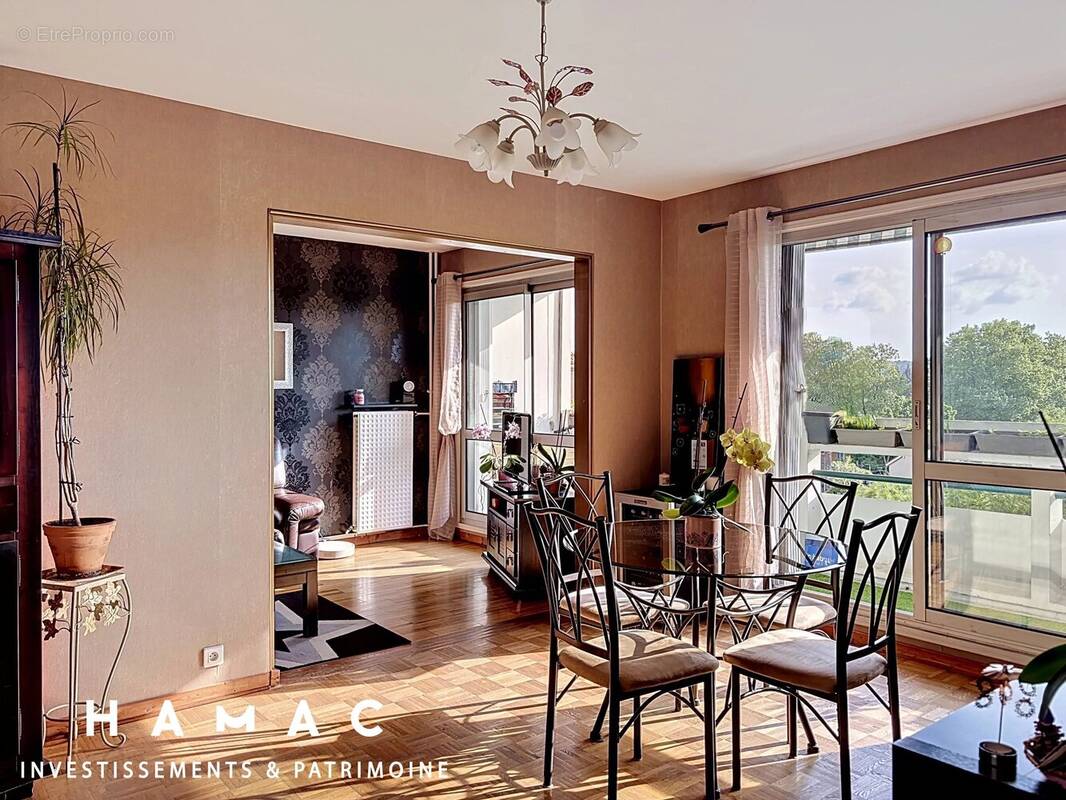Appartement à TASSIN-LA-DEMI-LUNE