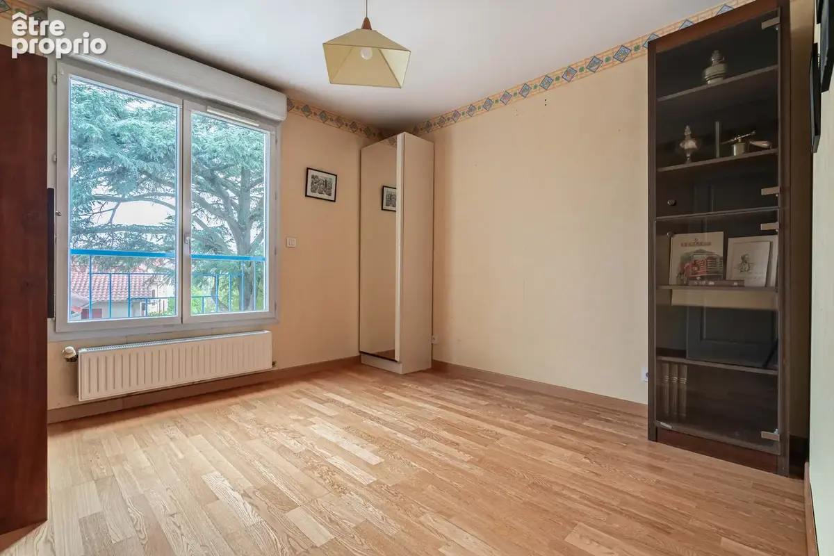 T4 de 100m2, trois chambres, au cœur du point du jour. - photo 13