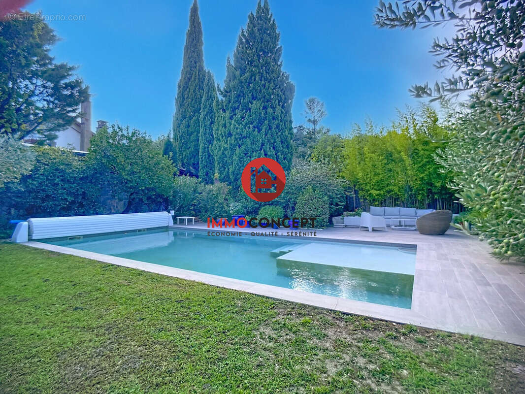 Maison 180 m² à Villeneuve-Les-Avignon  - photo 8