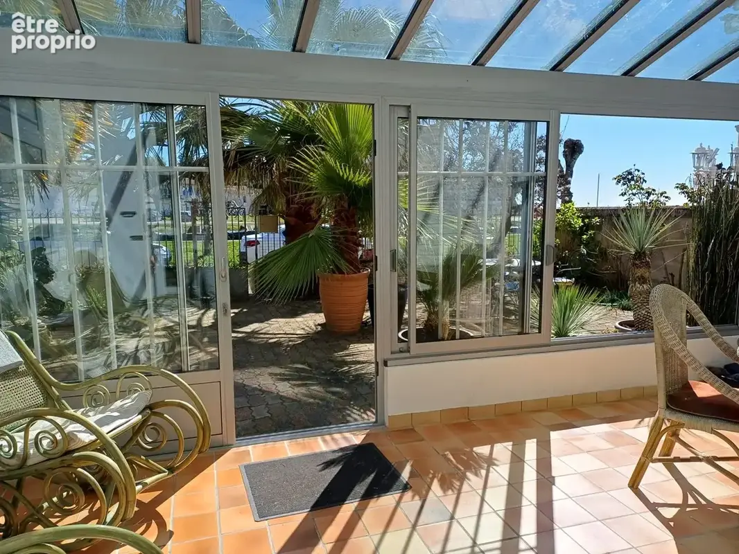 Maison 153 m² à Chenac-Saint-Seurin-D'uzet  - photo 2