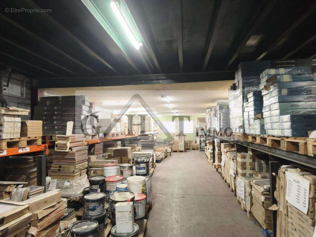 Commerce à TORCY