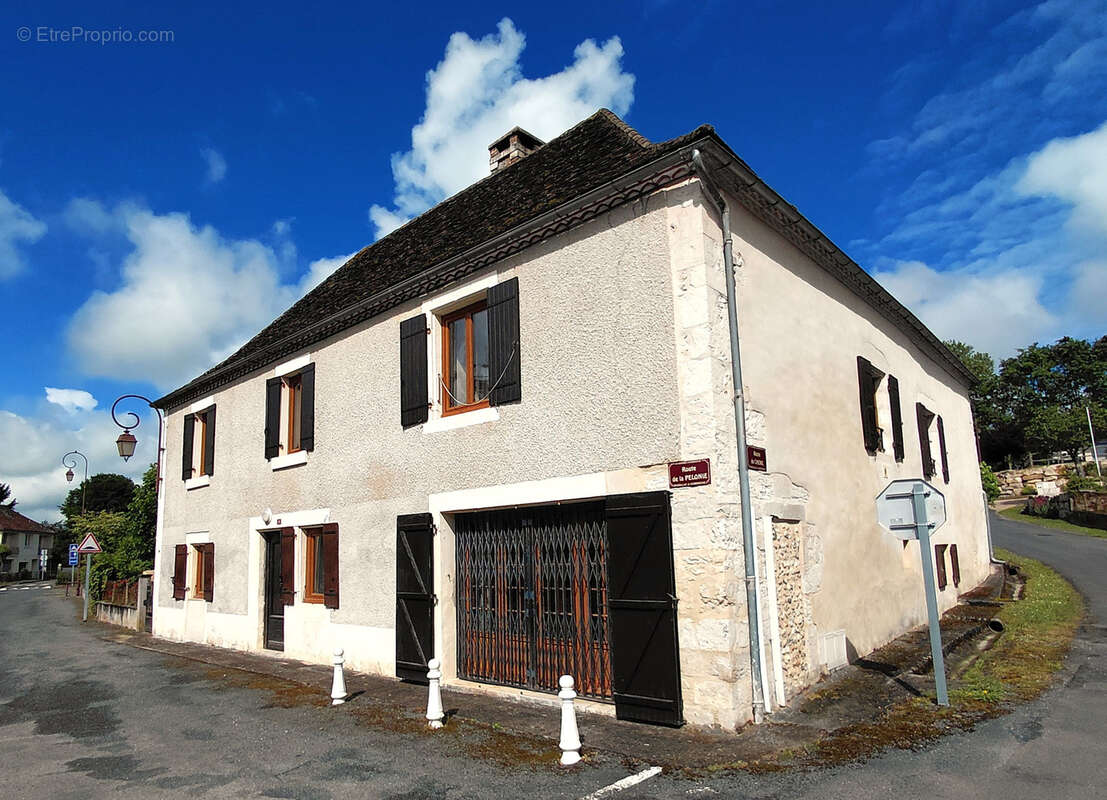Maison à MILHAC-D'AUBEROCHE