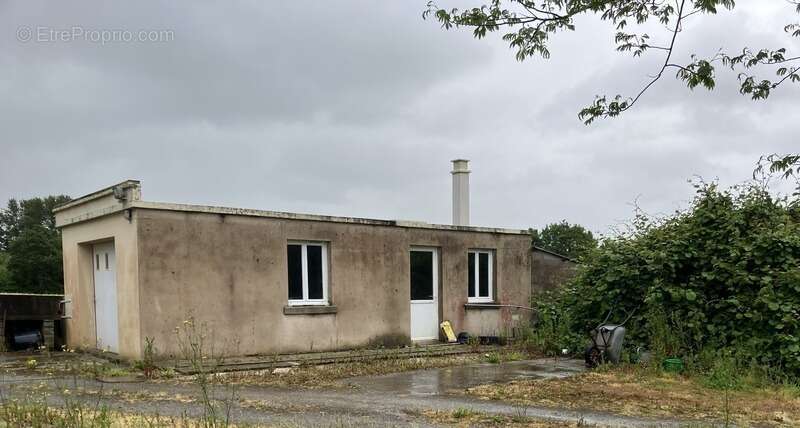 Maison à SAINT-NICOLAS-DU-PELEM