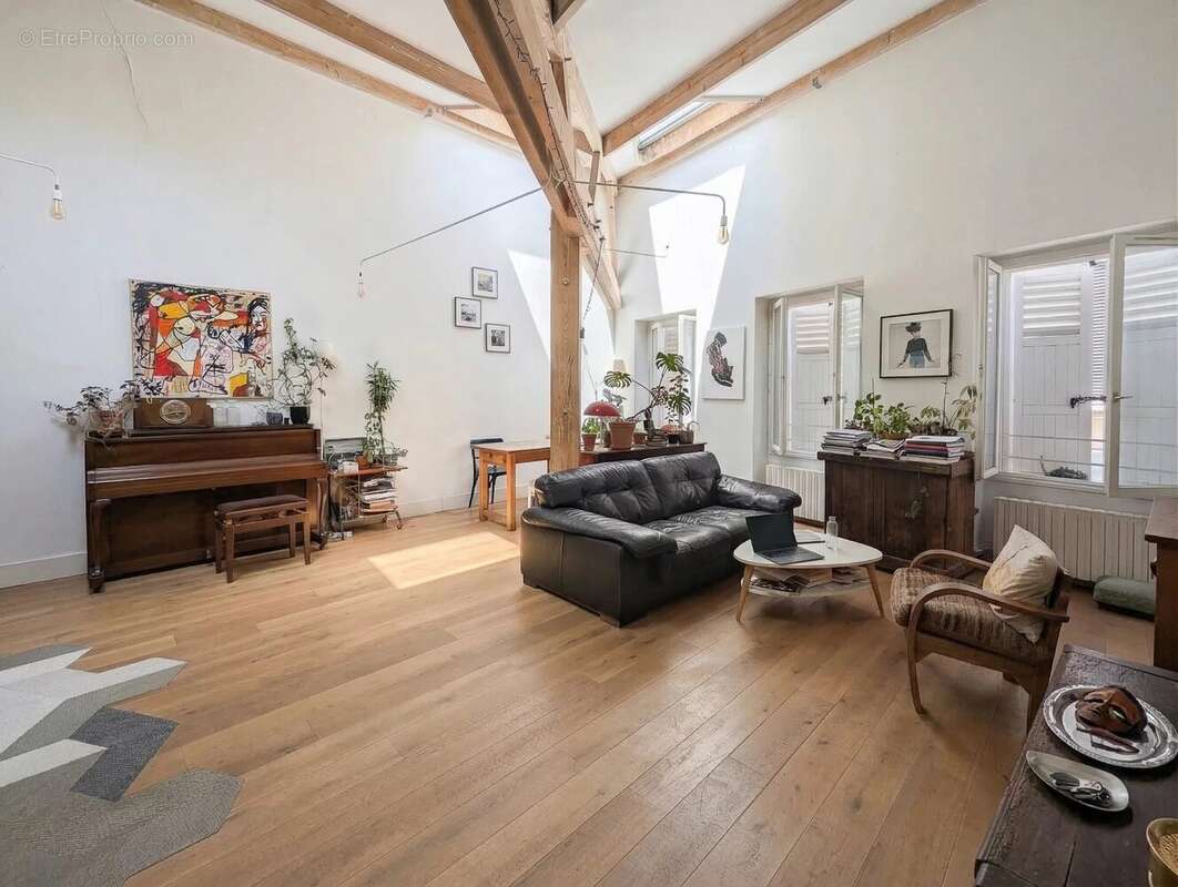 Appartement à PARIS-20E