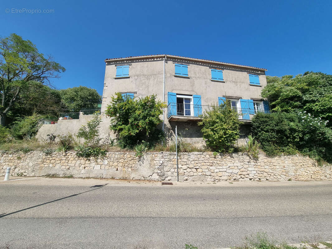 Maison à ARTIGNOSC-SUR-VERDON