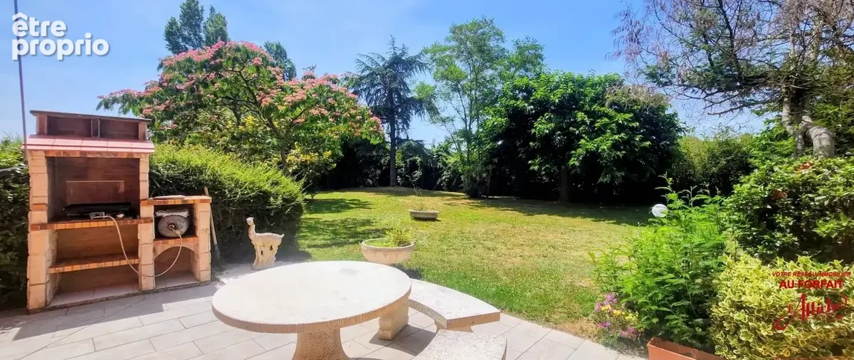 villa d'architecte de 255 m² sur 2700 m² de terrain - photo 4