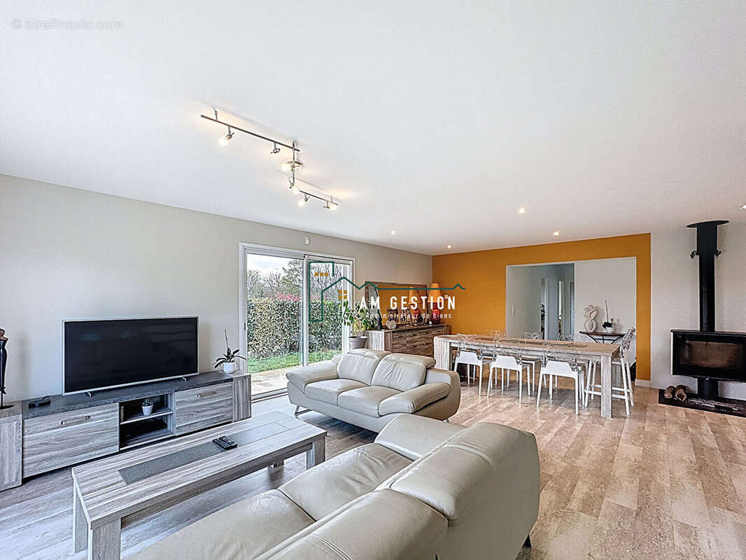 Maison à SAINT-JUST-LE-MARTEL