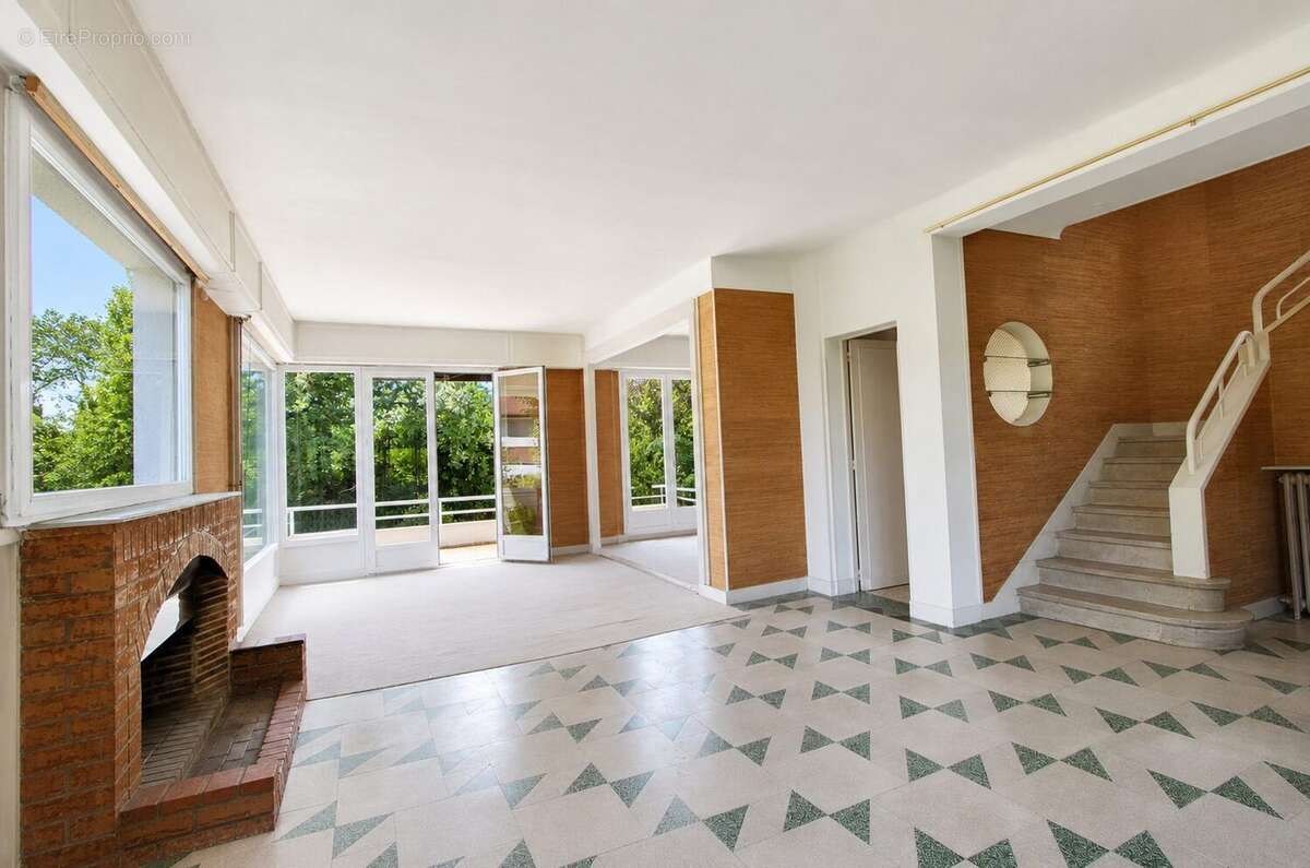 Maison 151 m² à La Celle-Saint-Cloud  - photo 6