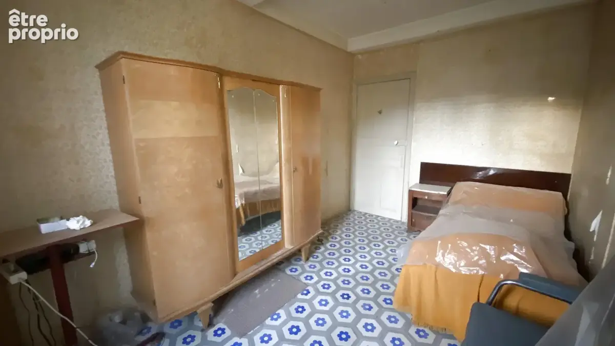 A vendre maison à rénover de 164 m2 avec cour et dépendances à Quarante   fort potentiel de division - photo 10
