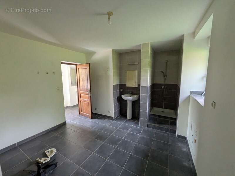Saint caradec tregomel longere de 208m² de 8 pieces  environ sur parcelle de 1600m² - photo 5