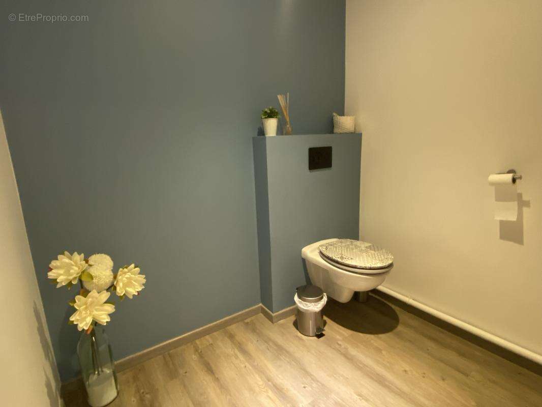 Commerce à PAREMPUYRE