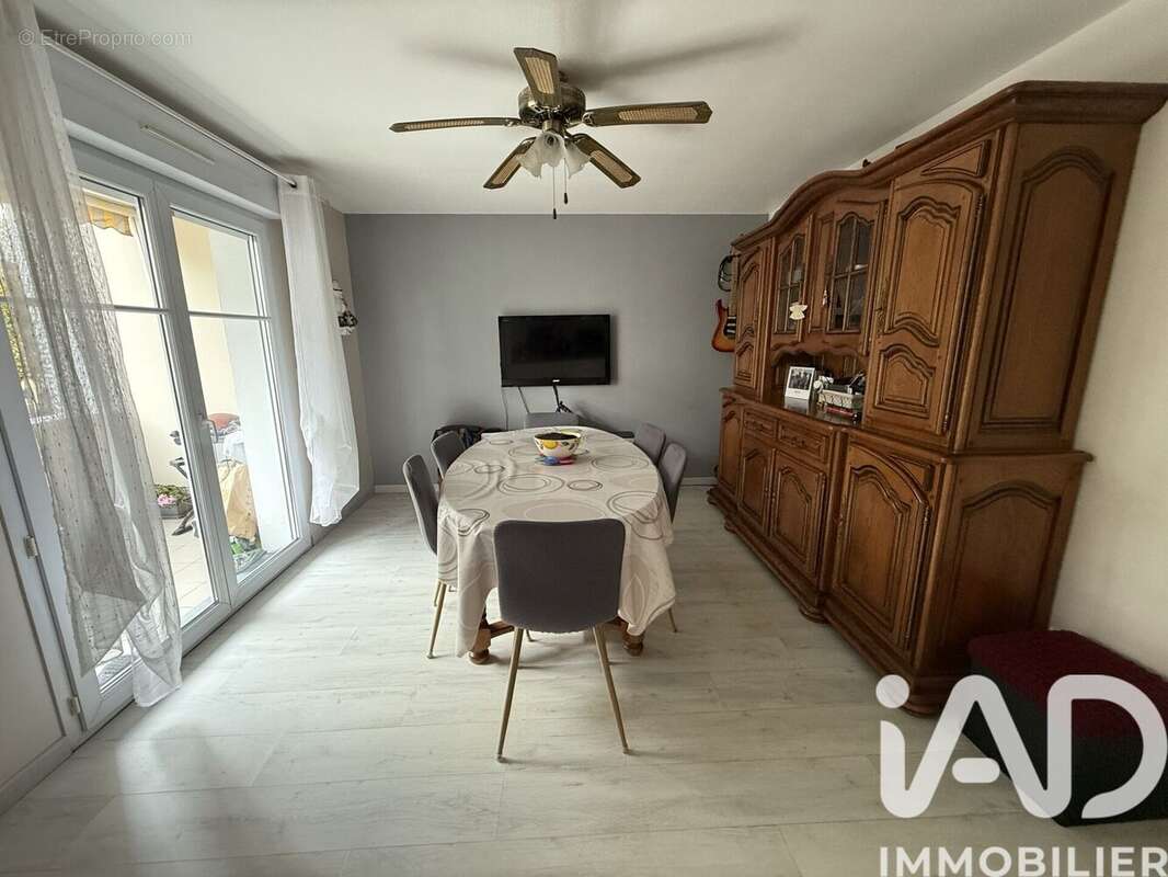 Photo 9 - Appartement à LIVRY-GARGAN