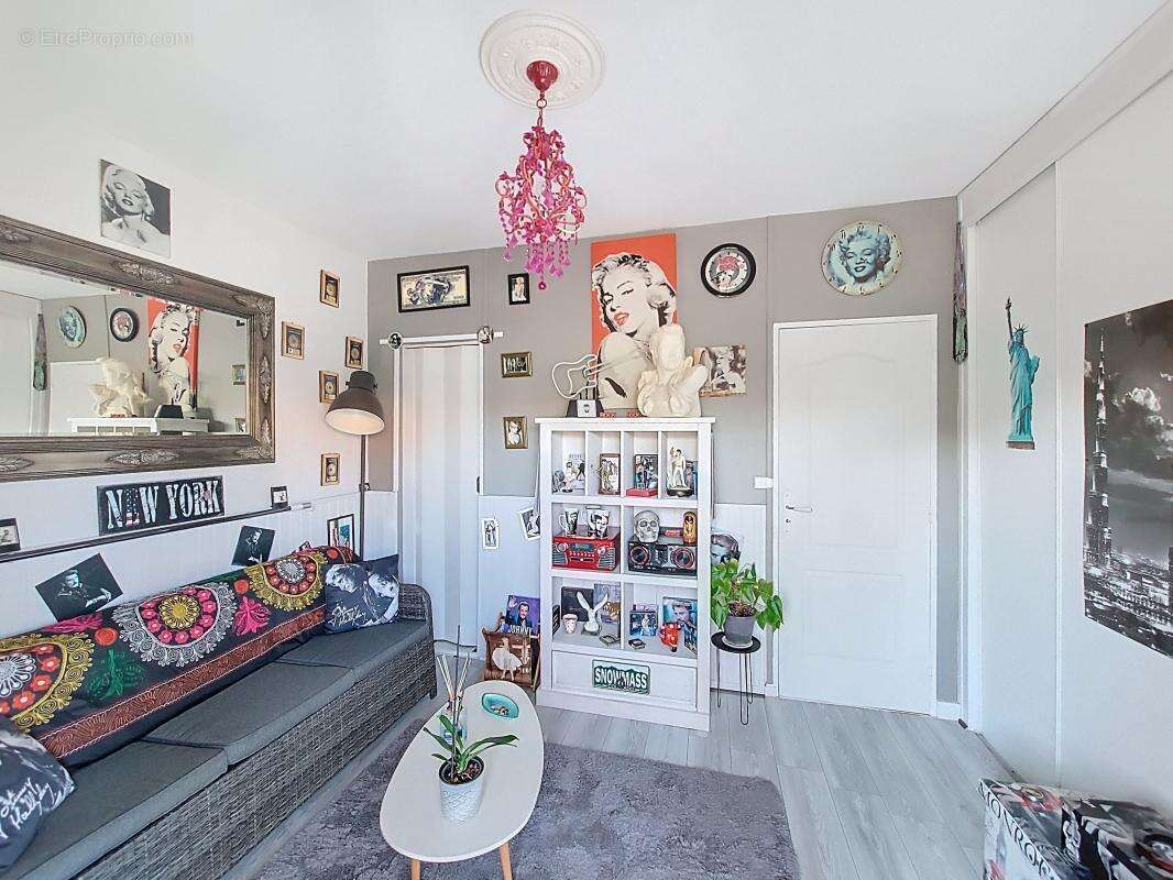 Appartement à POMAREZ