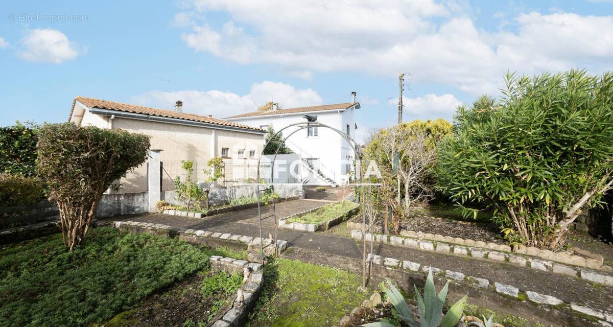 Maison à SAINT-ANDRE-DE-CUBZAC