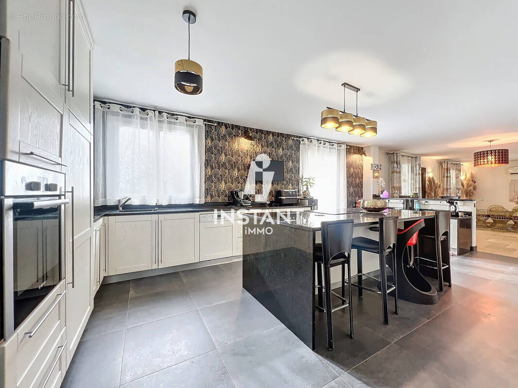 Maison à GRISY-SUISNES