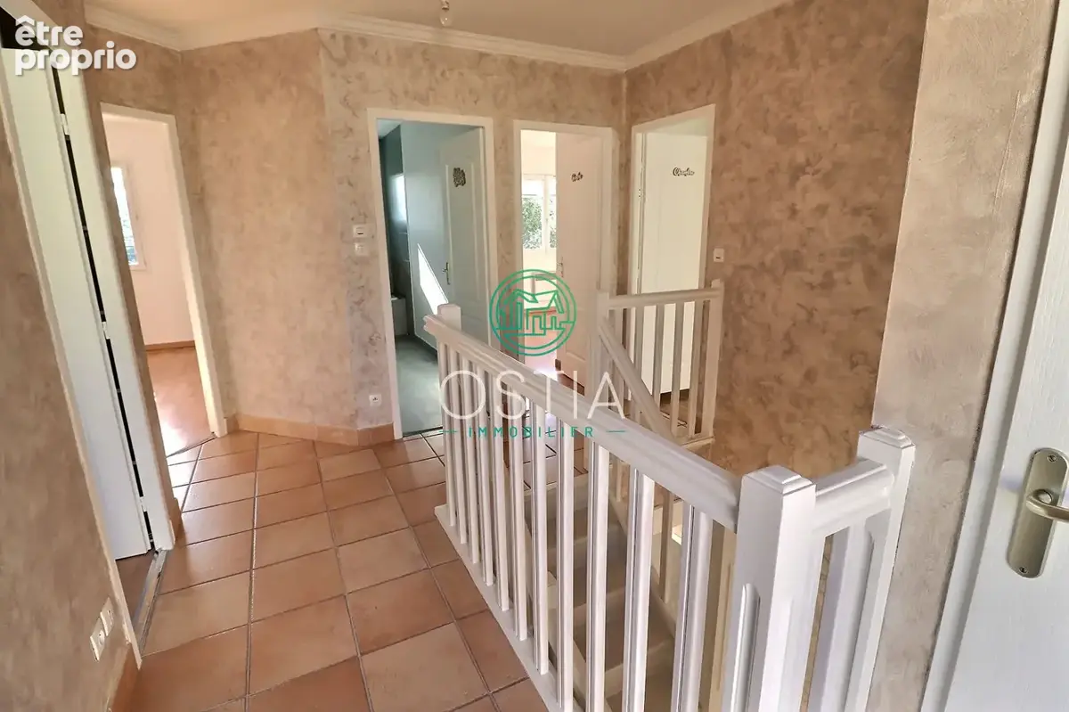 Villa Rive De Gier 7 pièce(s) 136 m2 - photo 8