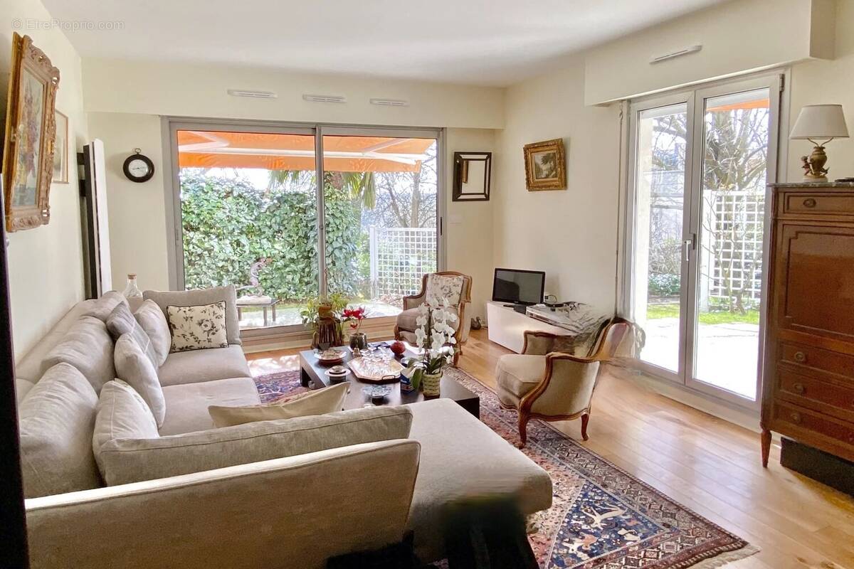 Appartement à NOGENT-SUR-MARNE